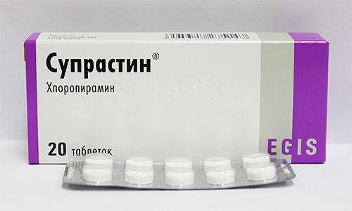 Sekiranya tindak balas alahan terus meningkat, anda perlu mengambil antihistamin, sebagai contoh, Suprastin.